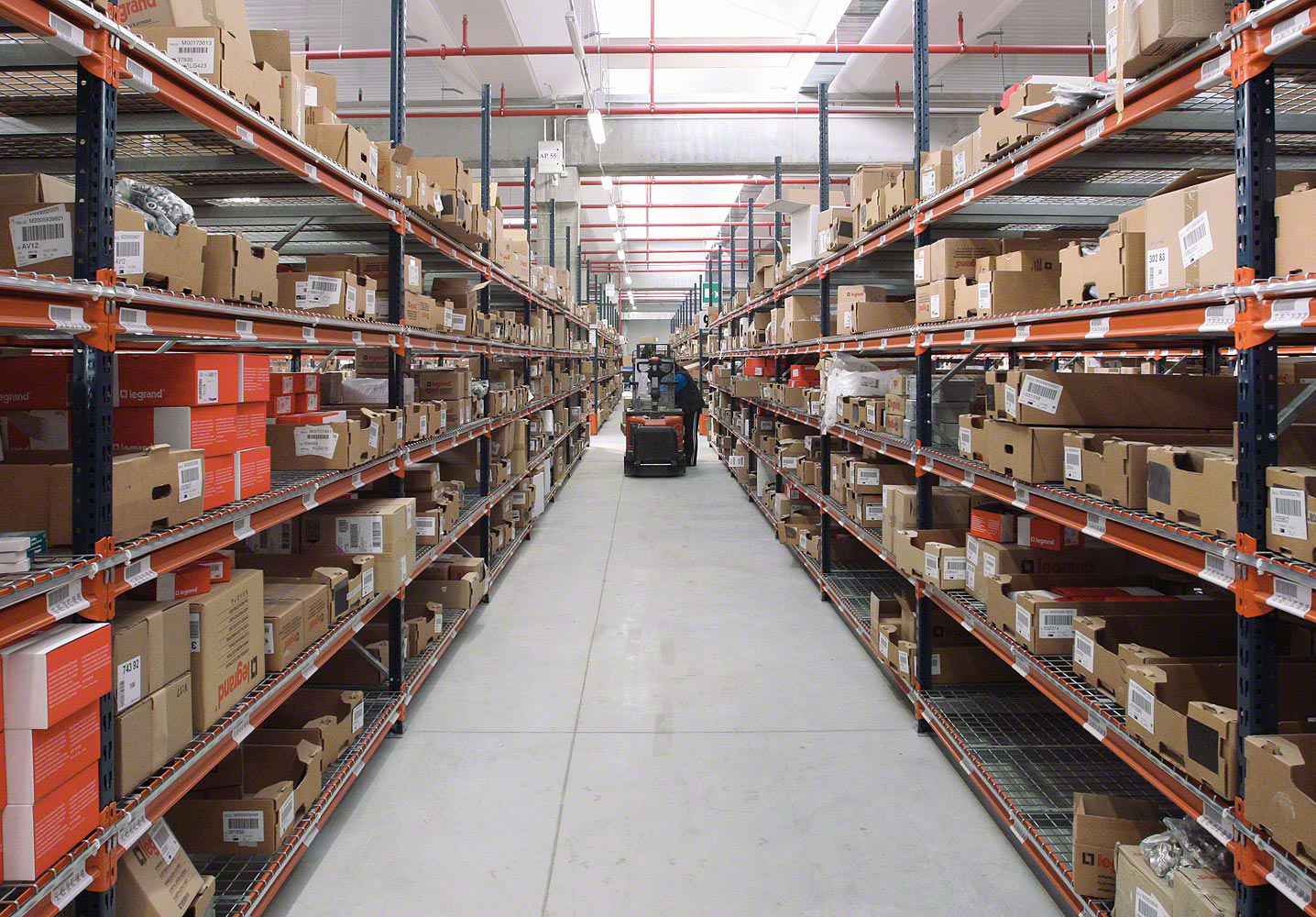 永利登录官网-永利(中国)智慧安全用电-仓库库房方案